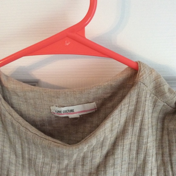 Love Culture Dress. Medium - Picture 2 of 2